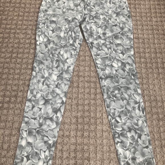 Michael Kors floral jeans, size 4 - Picture 3 of 3